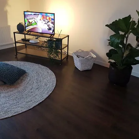 Slapen By 't Schouwtje Apartment *